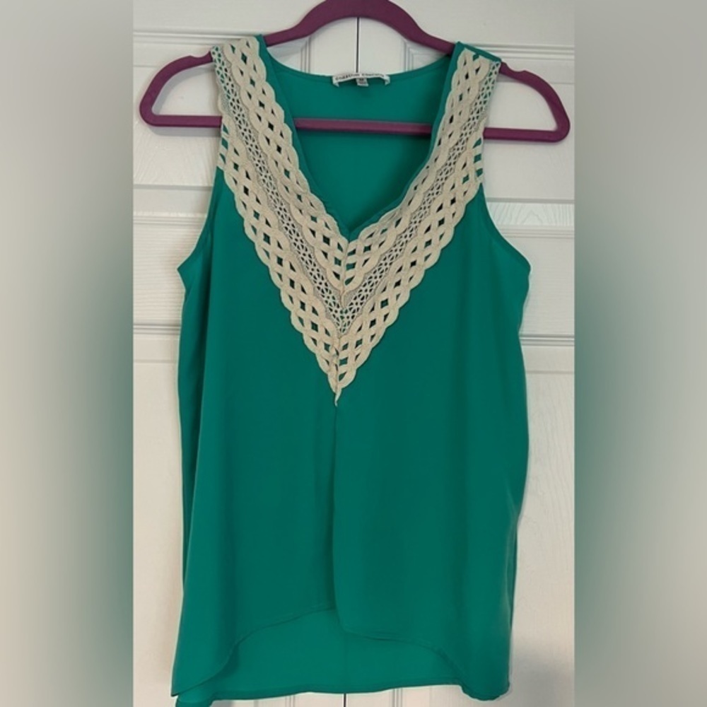 Creative Concepts sleeveless blouse with knot trim